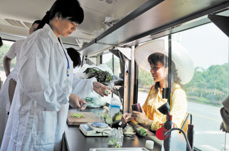 挑選食品安全檢測(cè)車(chē)廠家，需要注意這3點(diǎn)