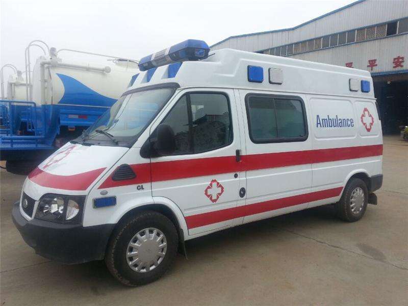 救護(hù)車和醫(yī)療車有什么區(qū)別？救護(hù)車廠家專業(yè)為你解答。01